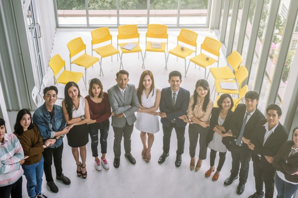 Người chơi đang xem xét giới hạn bàn chơi trên giao diện mcw18